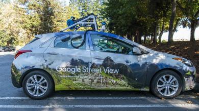 Auto von Google Street View auf Parkplatz