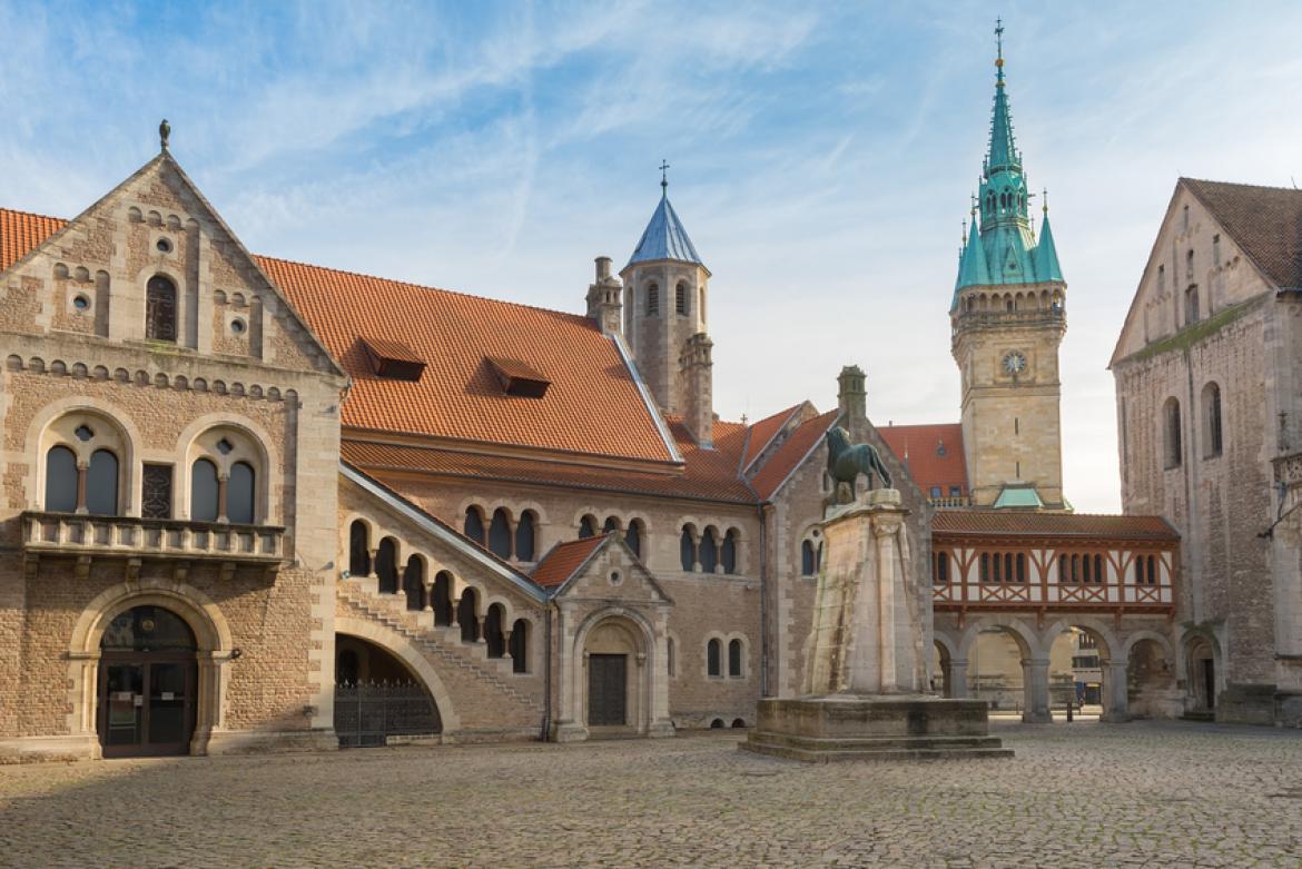 Zu sehen ist der mittelalterliche Burgplatz in Braunschweig