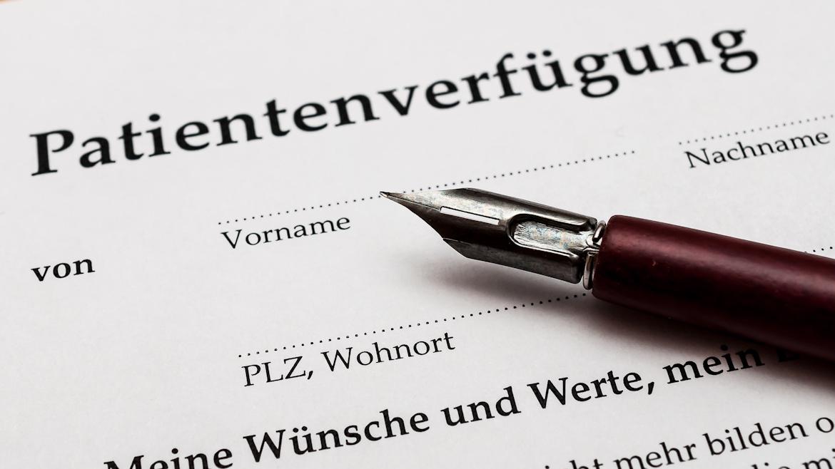 Formular Patientenverfügung und Füller