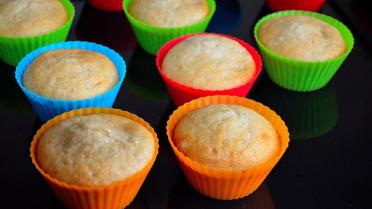 Muffins in bunten Formen