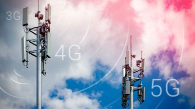 Mobilfunkmasten vor Himmel zu Artikel: 3G-Netz wird abgeschaltet
