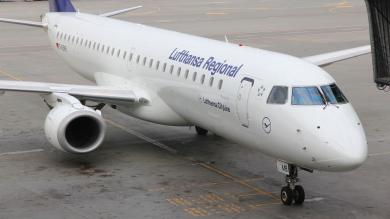 Lufthansa regional CityLine Maschine an Flughafen