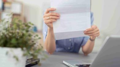  Frau mit Brief in der Hand 1N TPI