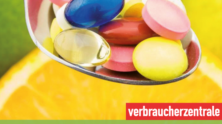 Flyercover, Löffel mit bunten Pillen
