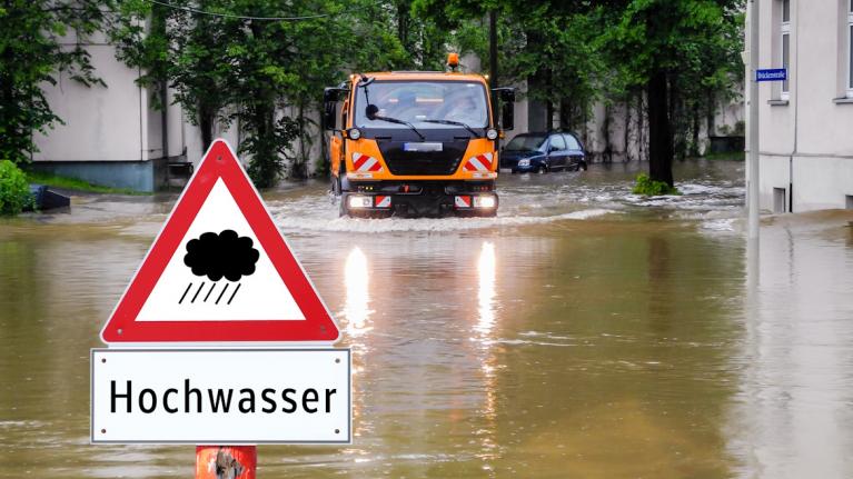 Straße unter Wasser, Hochwasserhilfe Niedersachsen