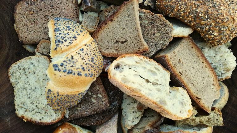 Altes Brot und alte Brötchen