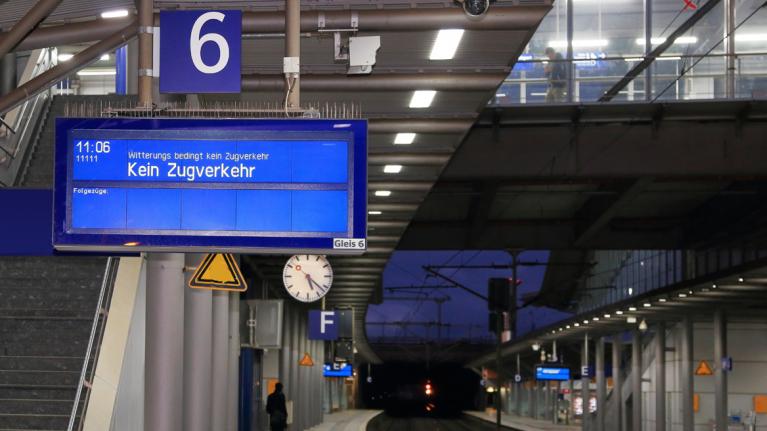 Zug fällt aus, Flug fällt aus: Ihre Rechte bei Sturm und Unwetter