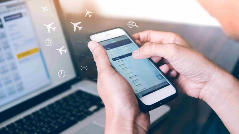 Reisebuchung Handy und Computer