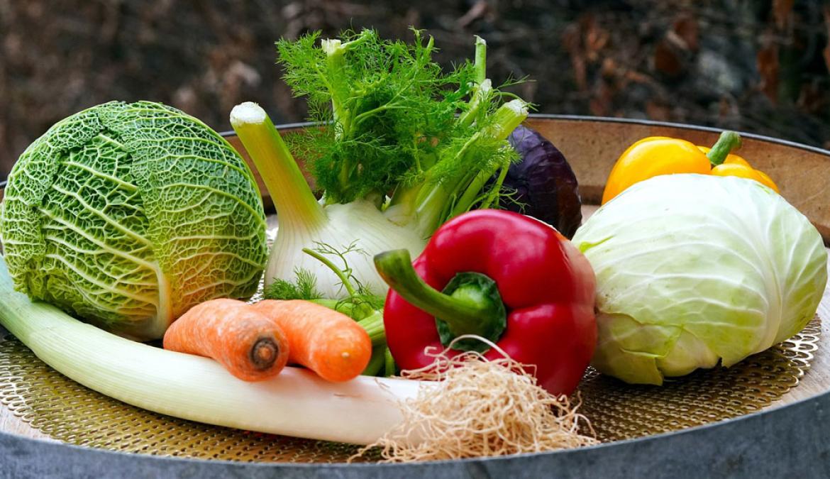 Verschiedene Gemüse in Schale