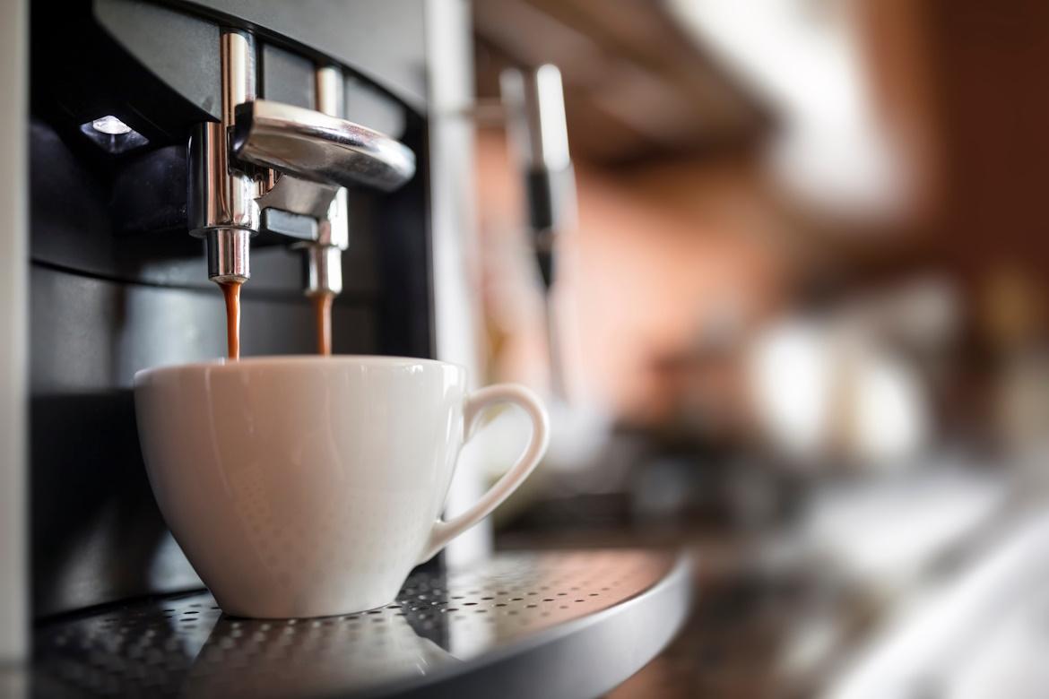 Kaffeevollautmat nah produziert Espresso