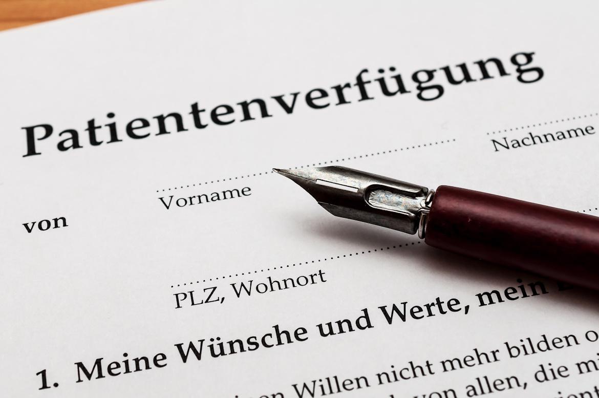 Formular Patientenverfügung und Füller