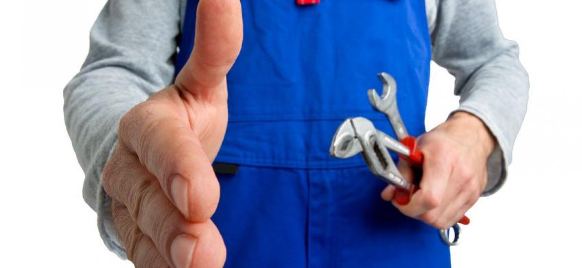 Handwerker mit Blaumann