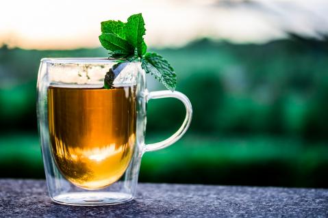 Giftstoffe in Kräutertees - Wievel Tee ist zuviel?