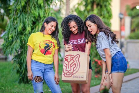 Kurz Erklart Minderjahrige Und Vertrage Verbraucherzentrale