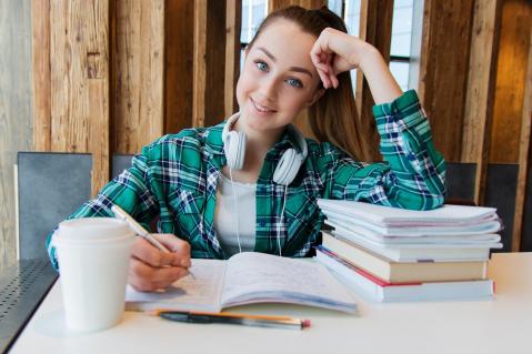 Nebenwohnsitz: Studenden und Auszubildende können sich nicht vom Rundfunkbeitrag befreien lassen