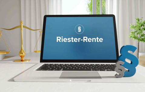 Laptop offen dort ist Riester geschreiben